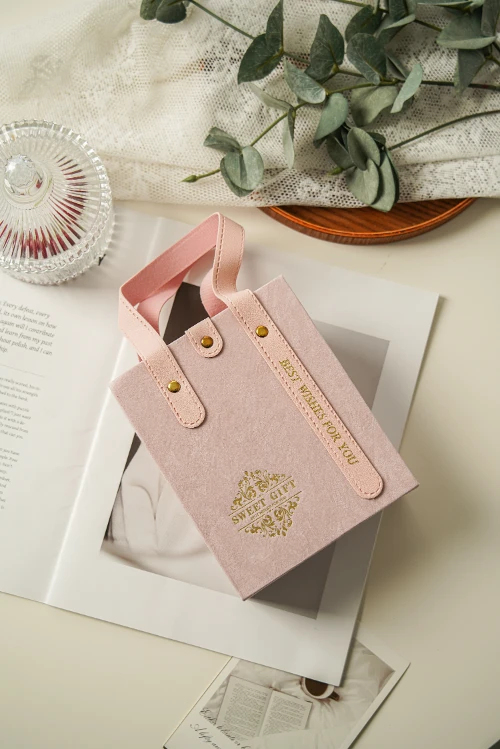 Give Boyfriend Girlfriend Cute Cat High-end Carbon Fiber Peace&love Keychain Mobile Phone Pendant