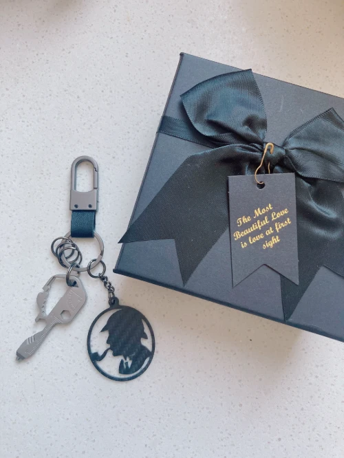 Man Portrait KeyChain Dad's birthday gift father's day Anniversary Carbon Black Fiber Man Portrait KeyChain Set