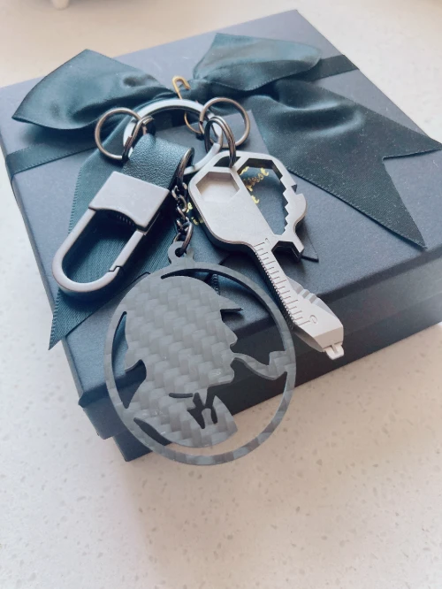 Man Portrait KeyChain Dad's birthday gift father's day Anniversary Carbon Black Fiber Man Portrait KeyChain Set