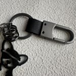 Enjoysmore | Premium 3K Carbon Fiber Chihuahua Silhouette Keychain, CNC Machined Minimalist Dog Memorial Pendant, Aerospace Grade EDC Keychain for Pet Lovers